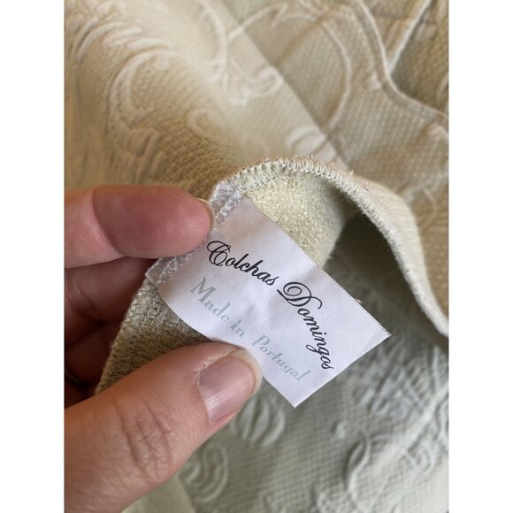 Full Ivory Jacquard Floral Bedspread With Shams Scalloped Edges  80% Cotton 20% - Picture 4 of 9